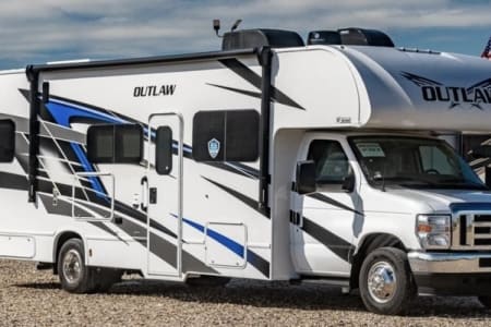 2024 Thor Outlaw 29J Toy Hauler RV