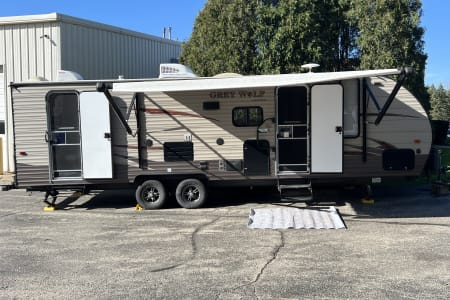 2017 Forest River Cherokees Bunk Trailer Sleeps up to 10