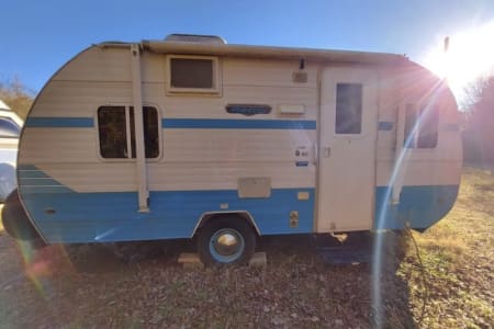 Retro style camper trailer