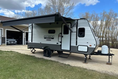 Lightweight family travel trailer