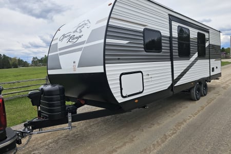 Guelph ON BRAND NEW - 2024 Highland Ridge RV Open Range travel trailer