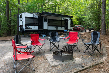 Brand New Camper great for Families or Couples