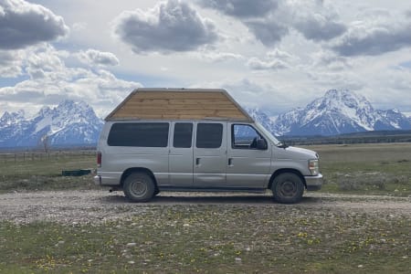 Lefty - 2009 Ford Econoline with High Roof - Free JAC airport pickup!