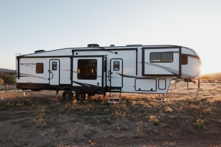 Brand New 2023 Grand Design Reflection fifth wheel