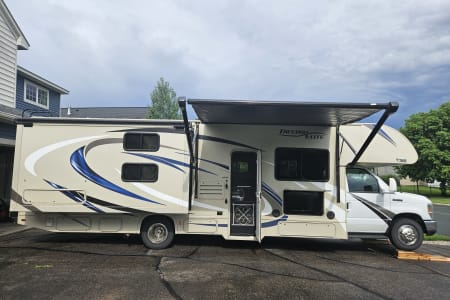 Shakopee MN Family RV-makes camping easy!