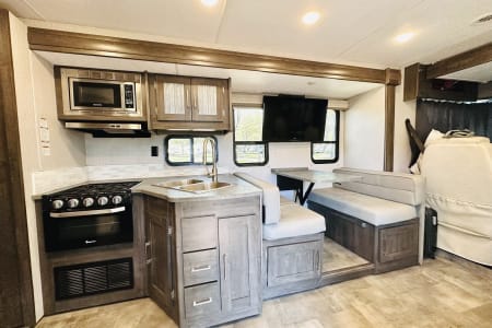 YellowstoneGrizzlyRVPark Rv Rentals