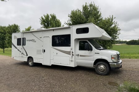 Watertown MN 7-Bike RV: A Mobile MTB Basecamp for Unforgettable Adventures on the Trails