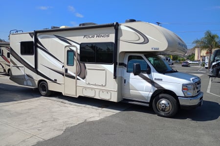 Riverside CA 2021 Thor Motor Coach Four Winds 28Z