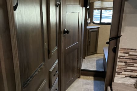 RV Rental bakersfield,California-(CA)