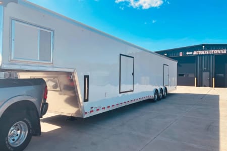 Venice FL 2021 United Trailer gooseneck enclosed car hauler