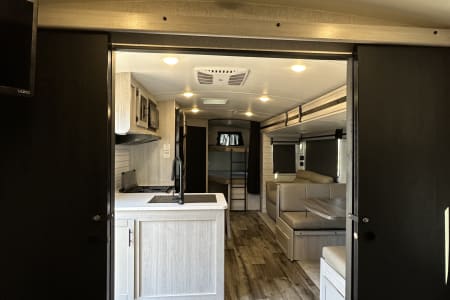 Chandler AZ 2024 Sunset 27ft *KING SIZE BED* BUNK HOUSE