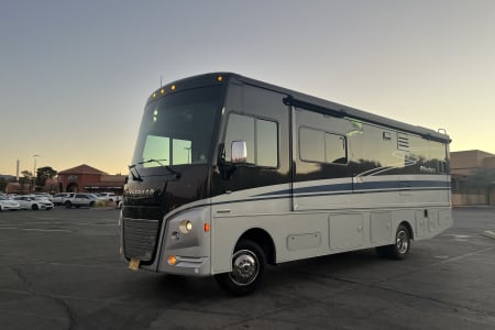 Sacramento CA Zion Adventurer | 🚐 Includes 50GB Starlink WiFi  | Sac