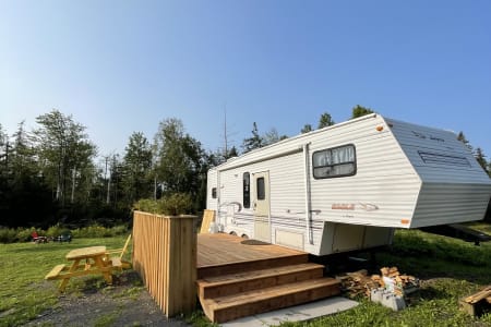 Fifth-wheel rentals in Walton