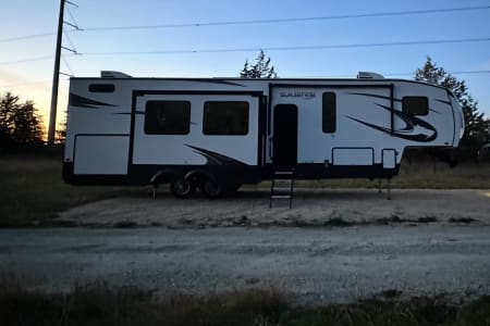 Frost TX Delivery Only- 2023 Sabre Cobalt 350BH- Sleeps 6