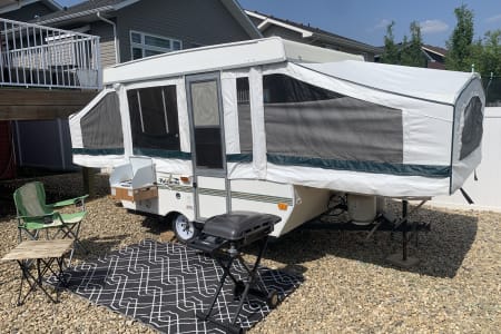 Folding-trailer rentals in Red Deer
