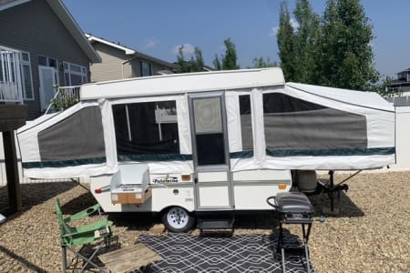 Folding-trailer rentals in Red Deer