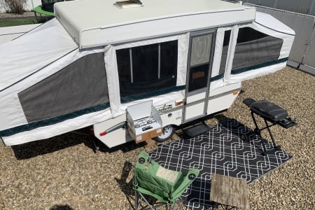 Folding-trailer rentals in Red Deer