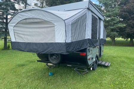 Midland ON 10’ Coachmen Epic1906 - We The North RV