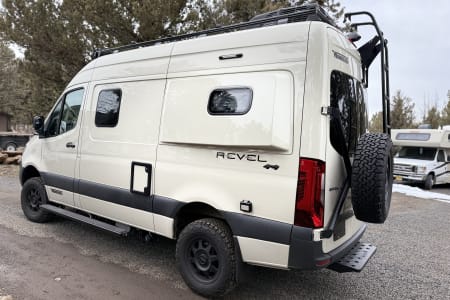 bend OR 2024 Mercedes-Benz Sprinter, Revel, 