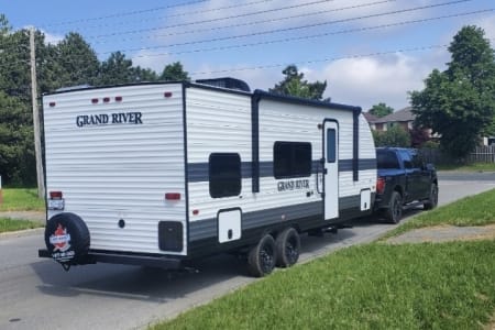 Courtice ON 2024 Grand River BH25, Sleeps 7