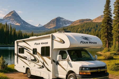 La Pine OR 2023 Thor Four Winds - Unlock Family Fun in Comfort