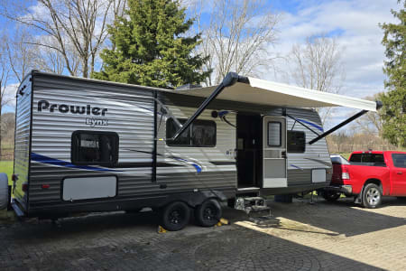 London ON Cozy 25ft Travel Trailer - All amenities (microwave, oven, AC, heater...)