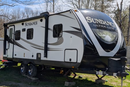 Verona Island ME Cozy Couples Camper - Many amenities