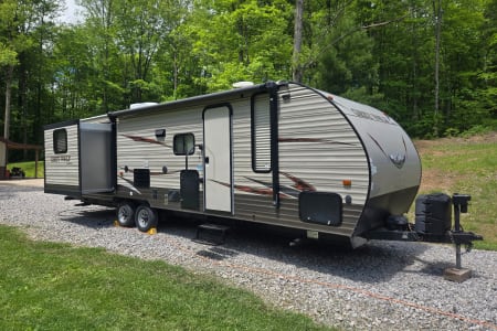 Bolivar OH 2017 Forest River Cherokee Grey Wolf