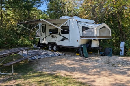 Van Dyne WI Betty White the Rockwood Roo 19ft hybrid