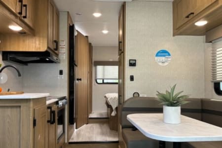 Neenah WI 2025 Coachmen Leprechaun 210RSS