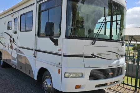 Tijeras NM Winnebago Sightseer 33T