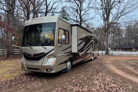 Concord NC 2016 Fleetwood Discovery – Luxury Class A Motorhome