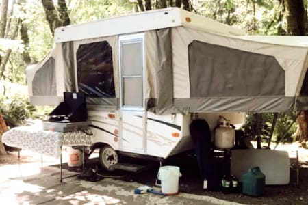 Folding-trailer rentals in Nanaimo