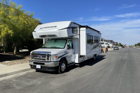 Bakersfield CA 2022 Fuel Sipper w/solar Forest River Sunseeker 2850