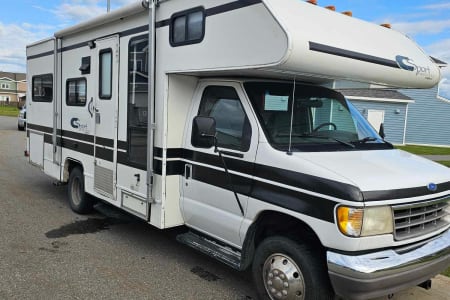 Fairbanks AK 1995 Fleetwood C-sport. 24’ of vintage comfort on the road