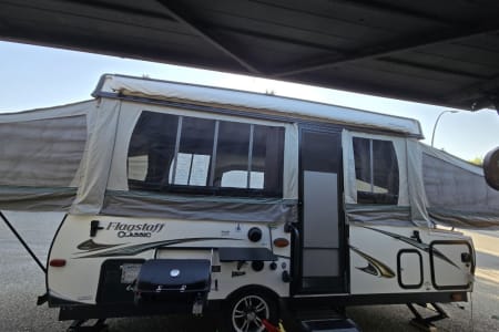 Folding-trailer rentals in Calgary