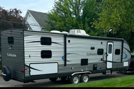 Bay City MI ALL SEASON- 2019 Coachmen Legacy Edition Sleeps 10!