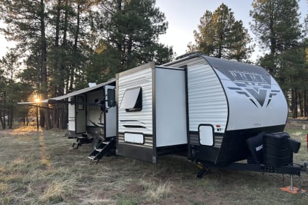 Phoenix AZ Four Bunks! Sleeps 10 with two bathrooms.