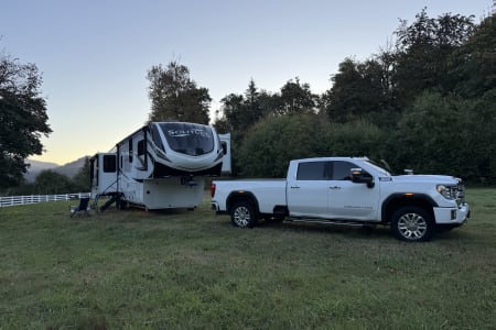 Battle Ground WA 2025 Grand Design Solitude - 41' Luxury Camping - Sleeps 6 Comfortably