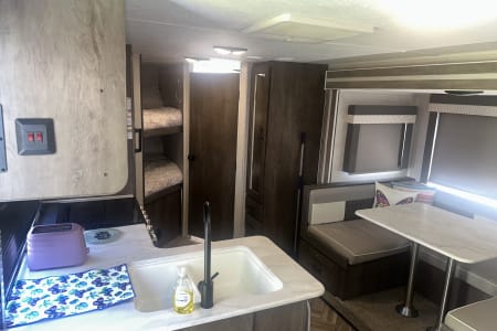 Quincy WA Dexter - Forest River Wildwood X-Lite camp trailer; all-inclusive package.