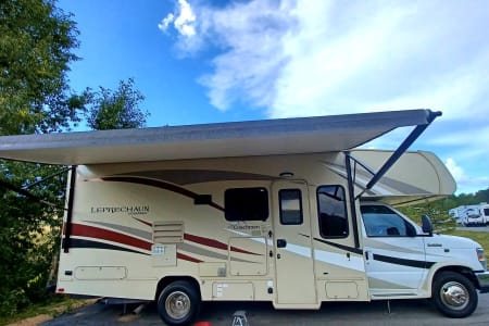 Indio CA Lucky Leprechaun Class C RV