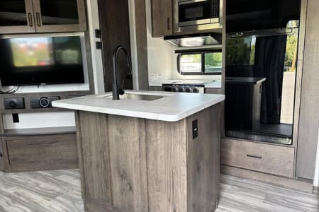 Toy-hauler rentals in Kelowna