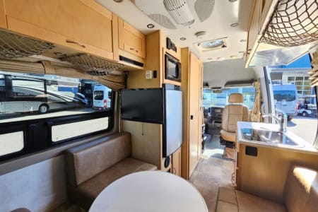 Hayward CA “NEW LISTING” Pleasure way classB