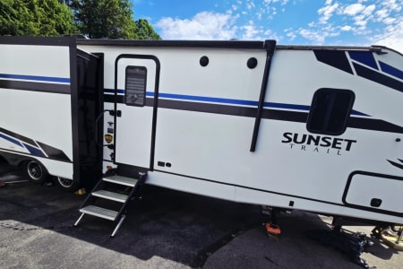 Schenectady NY Spacious Bunk House