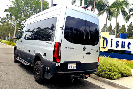 Huntington Beach CA 2024 Airstream Interstate