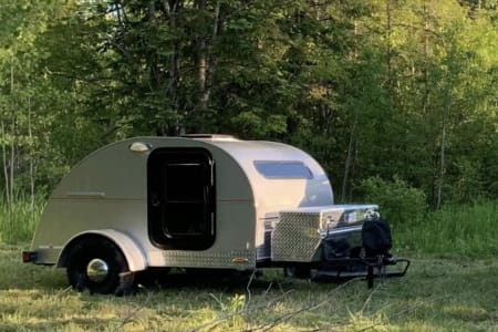 Savage MN 2011 Little Guy Silver Shadow Teardrop Camper