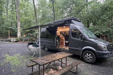Woodbridge CA Sight Seeing Family Camper