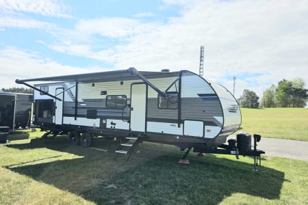 Whitby ON The Island Aura