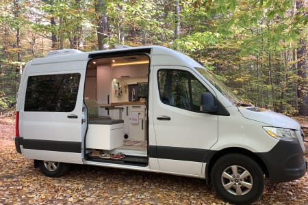 Englewood CO aVANda :: lil' farmhouse on wheels for two + pups.