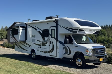Portland OR 2021 Entegra Odyssey Sleeps 6 - Fully Stocked - Family Friendly